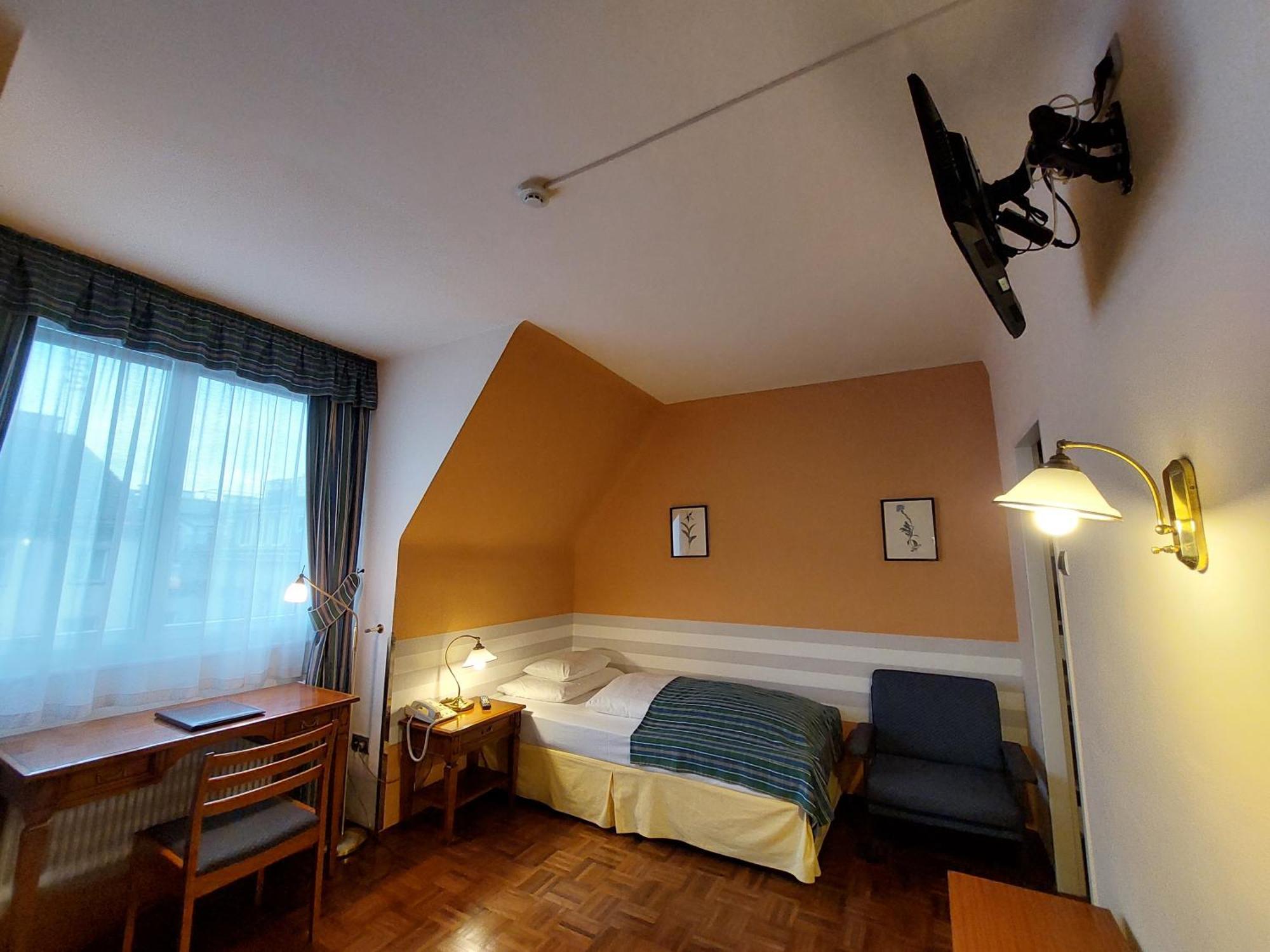 Rothensteiner 4* Viena